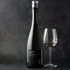 画像2: 葵 Maison Aoi 白菫 しろすみれ 720ml（日本酒 葵酒造 めぞんあおい）（要冷蔵） (2)