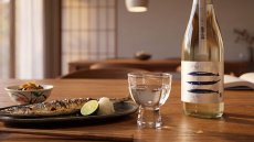 画像2: 秋刀魚と呑む越路乃紅梅 無濾過生原酒 720ml （日本酒 頚城酒造 こしじのこうばい クール便発送） (2)