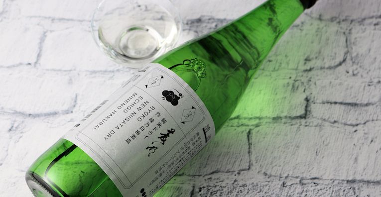 菱湖 純米ドライ 1800ml - 酒舗 井上屋